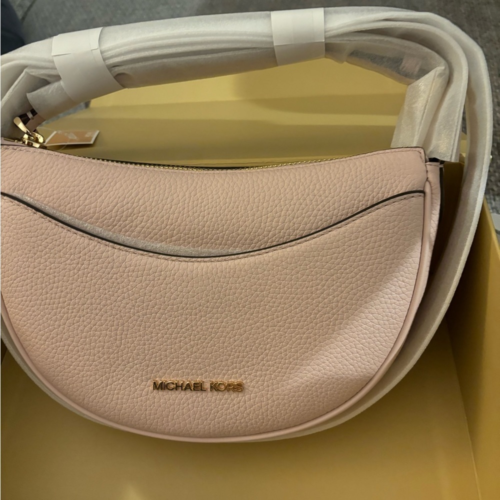 BNWT  Michael Kors Baby Pink Crossbody – 100% Leather & Sealed! - Picture 7 of 9
